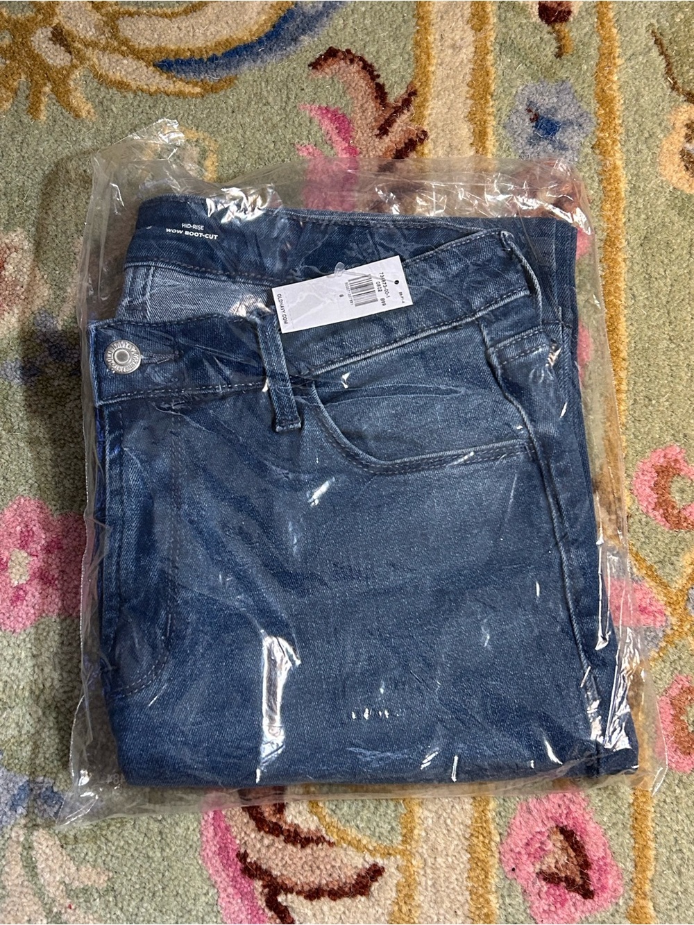 NWT Old Navy Mid-Rise Wow Bootcut Women’s Jeans, size 8